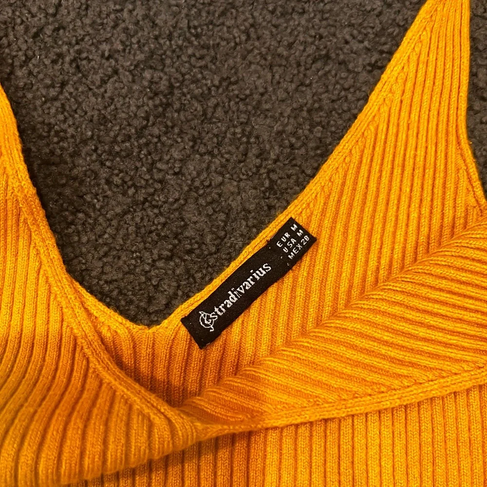 Yellow Ribbed Tank top - Picture 3 of 3